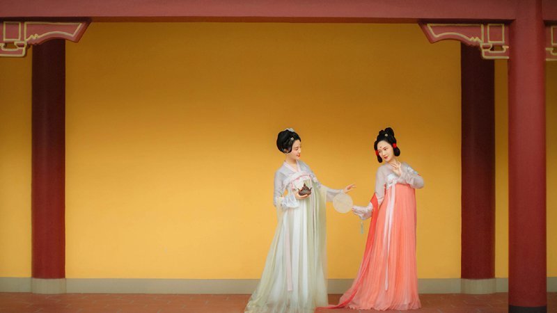 What is Chinese Traditional Costume