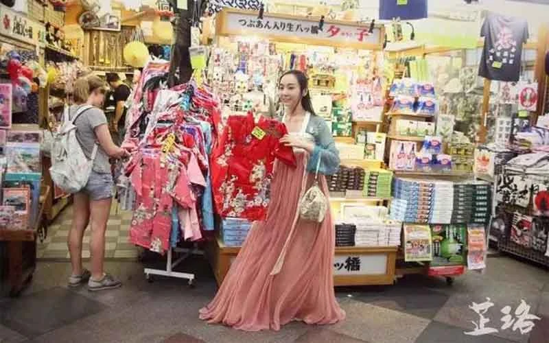 Wearing as an angel: Chinese Hanfu in Japan