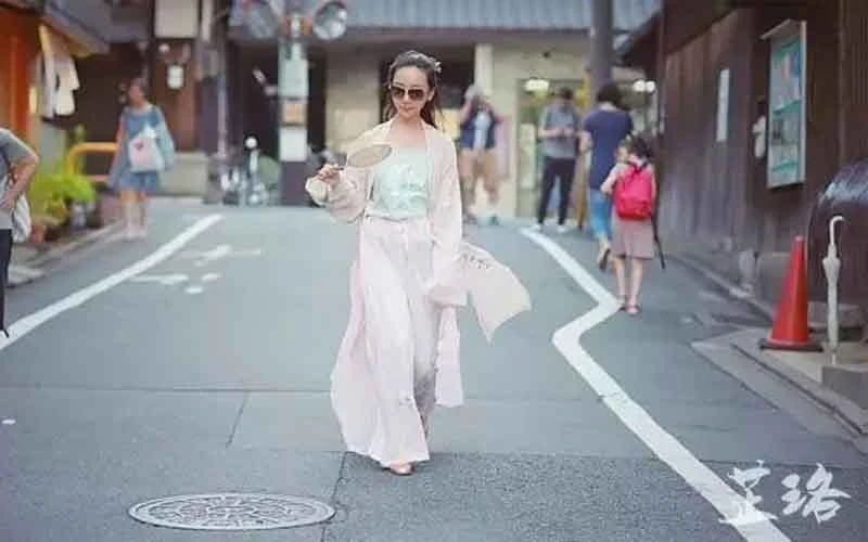 Wearing as an angel: Chinese Hanfu in Japan