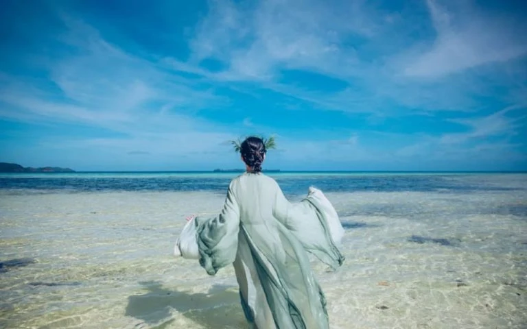 Do You Want Wear Hanfu Travel Around the World?