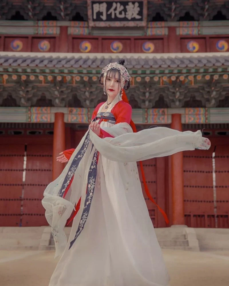 Do You Want Wear Hanfu Travel Around the World korea?