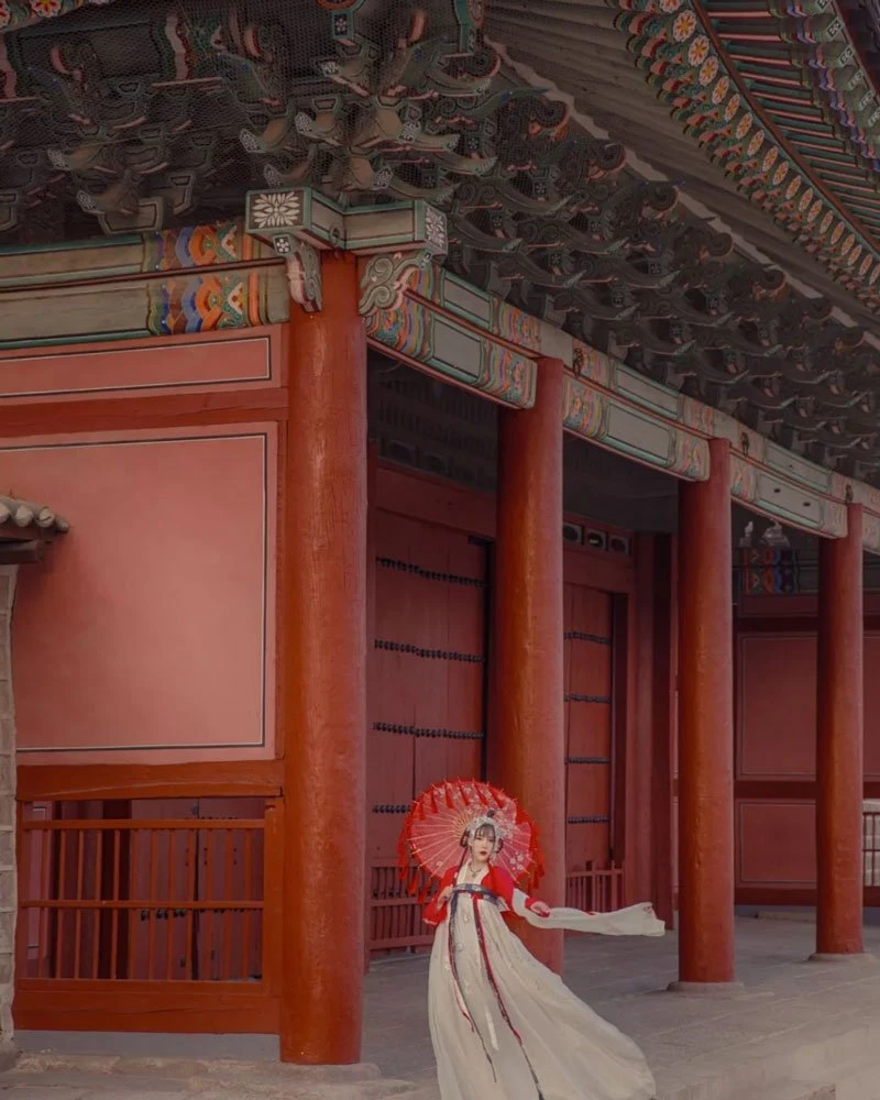 Do You Want Wear Hanfu Travel Around the World?