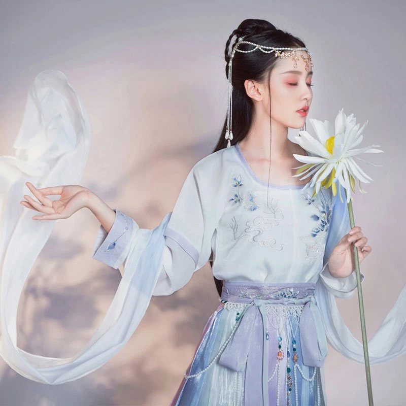 Amazed! Hanfu T-shirts were Available in the Tang Dynasty?