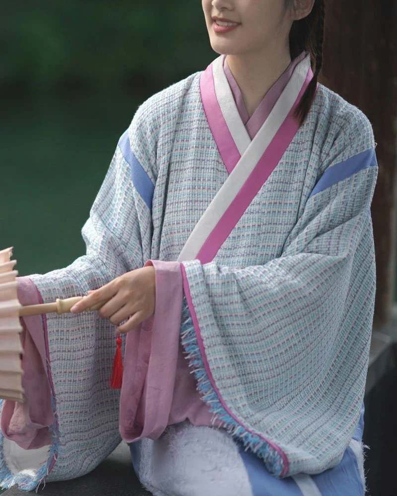 3 Tips of Wei Jin Hanfu, New Style of Street Fashion