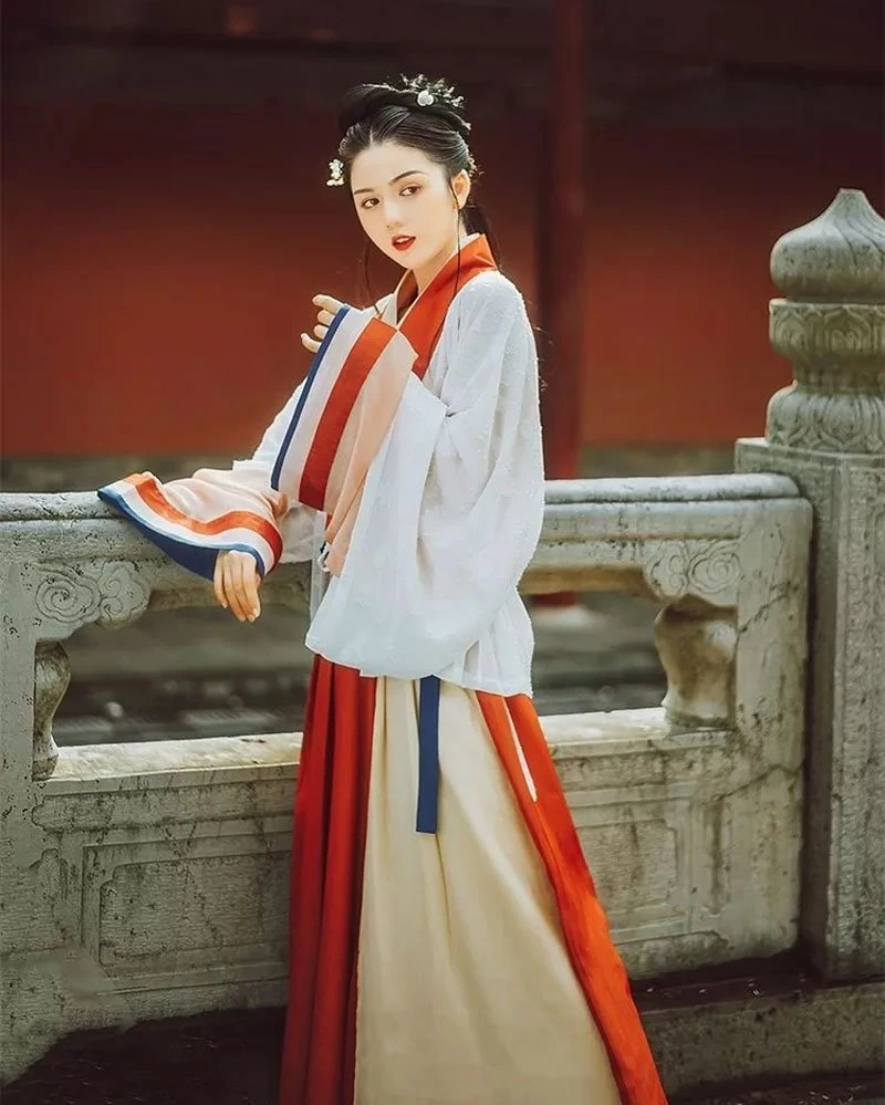 3 Tips of Wei Jin Hanfu, New Style of Street Fashion
