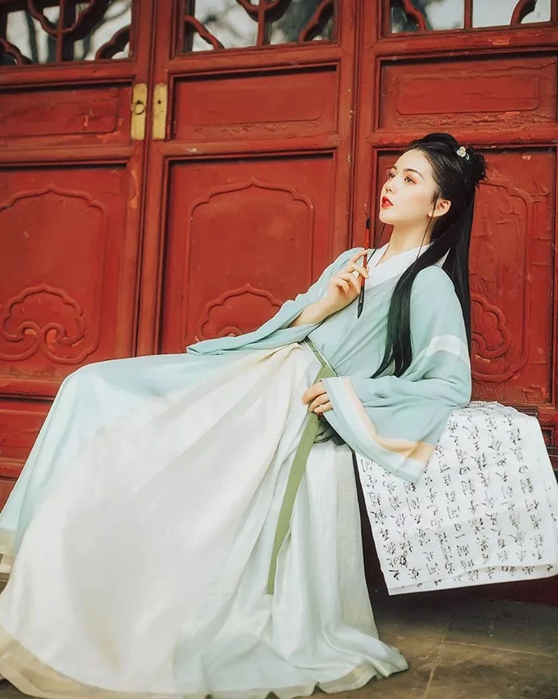 3 Tips of Wei Jin Hanfu, New Style of Street Fashion