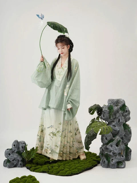 4 Secrets about Hanfu Ma Mian Qun