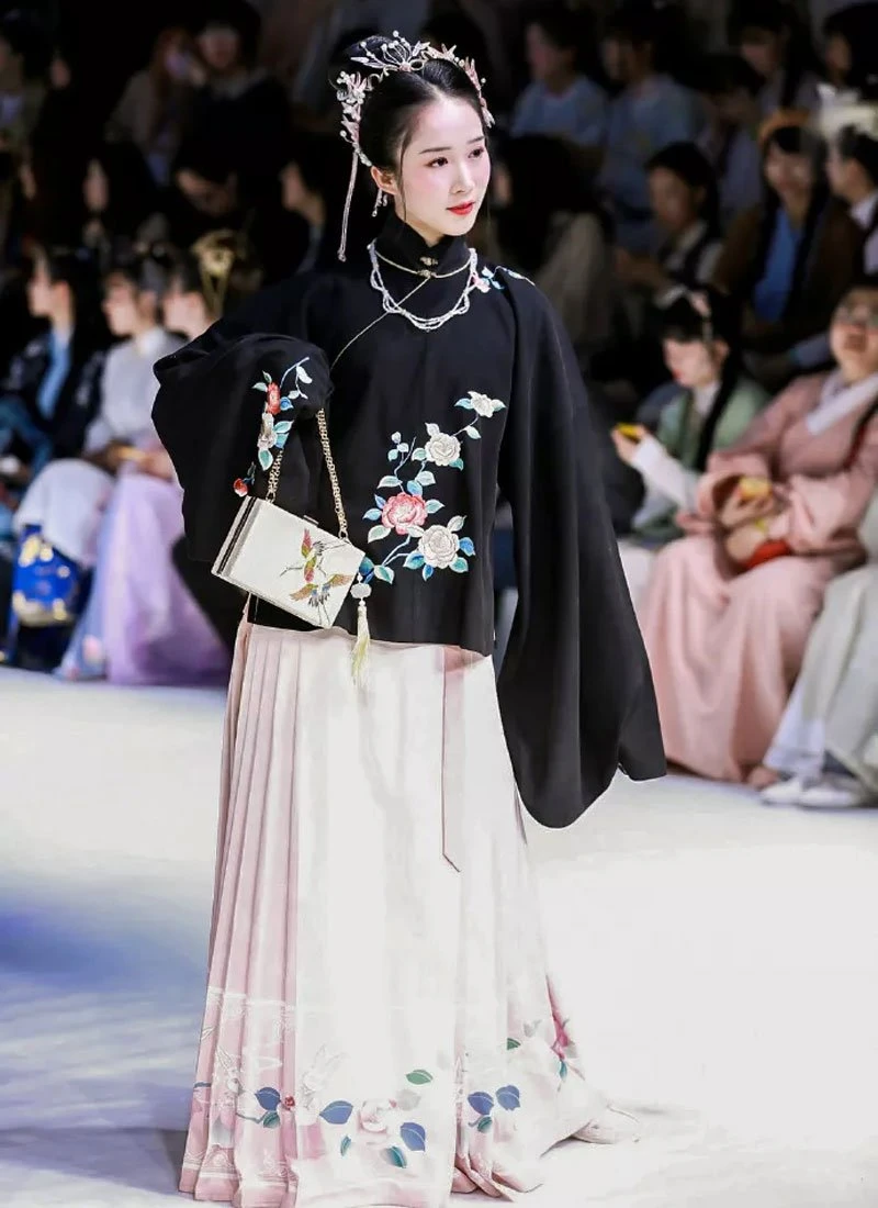 Hanfu Activities | Chinese Fashion Show & Latest Style of Hanfu