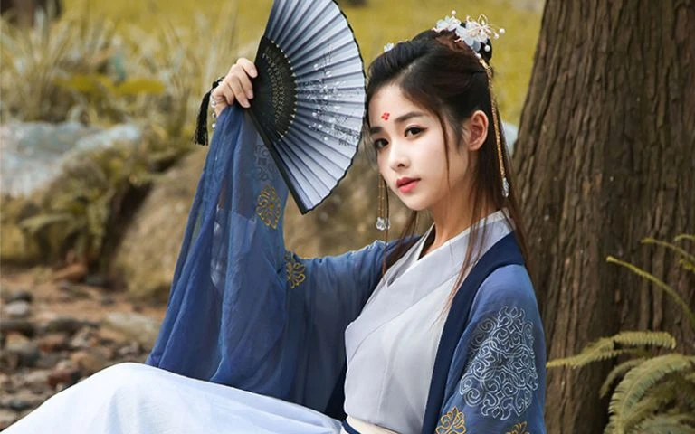 Hanfu Makeup | Beauty between the Eyebrows