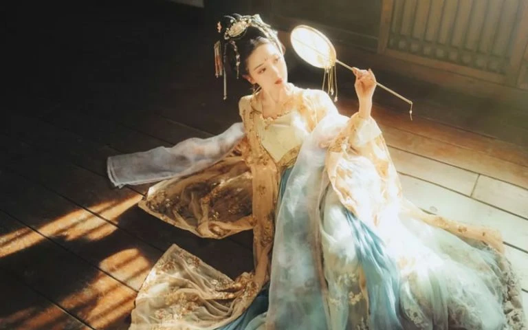 Hanfu Photo Sharing of Ruqun-Return to the Tang Dynasty