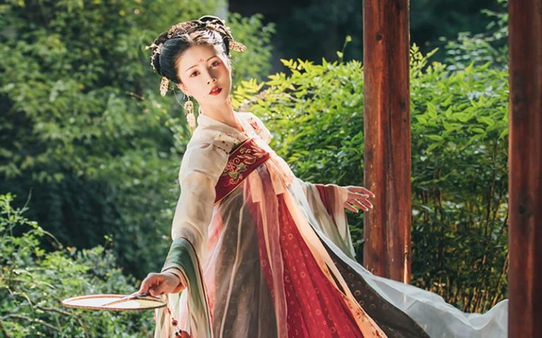 The 5 Most Popular Styles of Oriental Dress, Clothing - Asian Robe