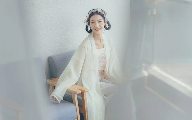 History of Traditional Chinese Attire - Beizi