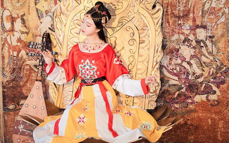 Different Kinds of Sleeves in Hanfu