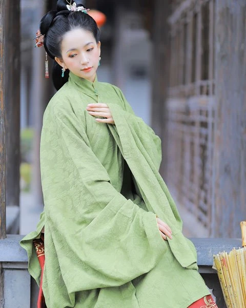 How to Choose Hanfu in Spring