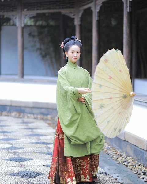 How to Choose Hanfu in Spring