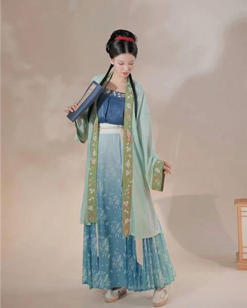 How to Choose Hanfu in Spring