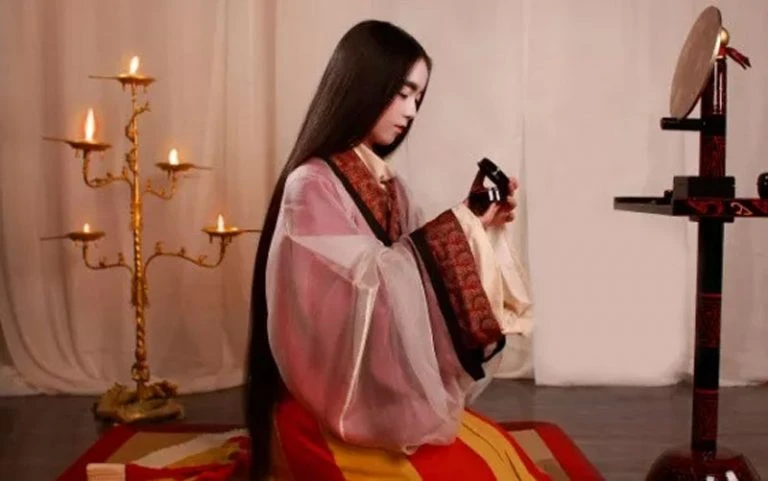 Recover 200 Sets Hanfu in 12 years - They Amazing the World