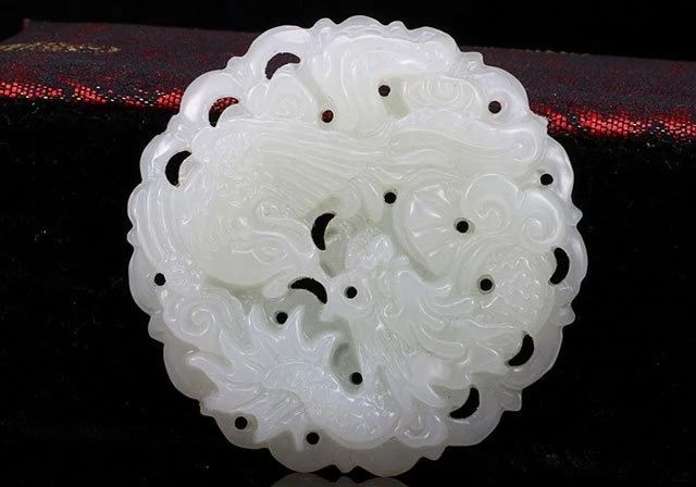 Why is wearing jade pendant popular in ancient times?