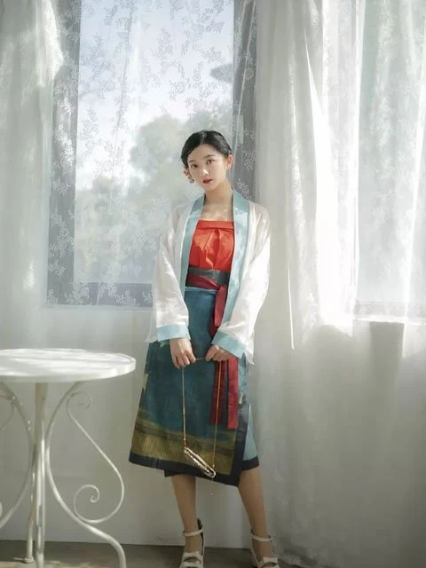 4 Beauty Chinese Girl Costume for Beginners | Song Style Hanfu