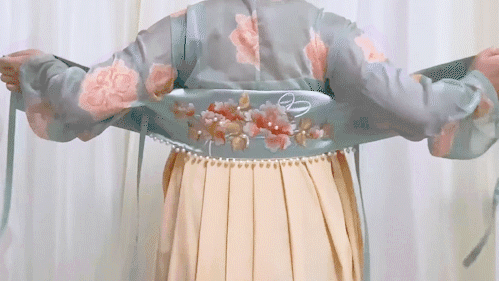 Hanfu Dressing Tutorial - How to Wear a Hezi