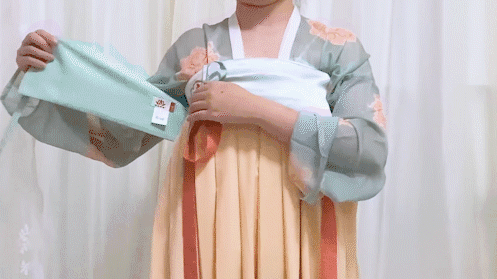 Hanfu Dressing Tutorial - How to Wear a Hezi