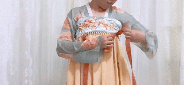 Hanfu Dressing Tutorial - How to Wear a Hezi