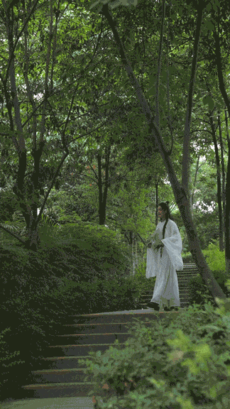 Hanfu Photography - 5 Martial Arts Style Photo Poses