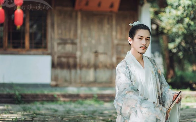 How do Men to Pick the Right Chinese Tunic Style?