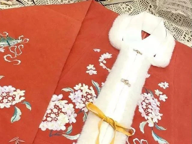 How to Chose Pretty Chinese New Year Traditional Clothing for Festival