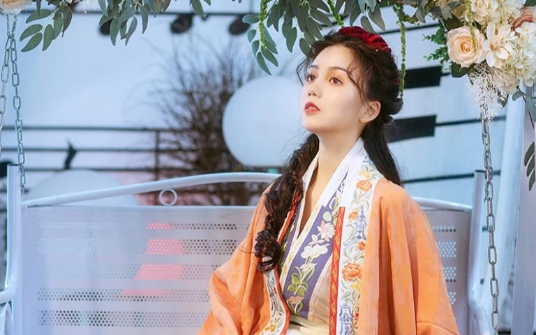 Which Attractive Girl's Chinese Tunic is Worth Buying?