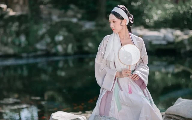 The Legend of the White Snake - Traditional Hanfu Photography