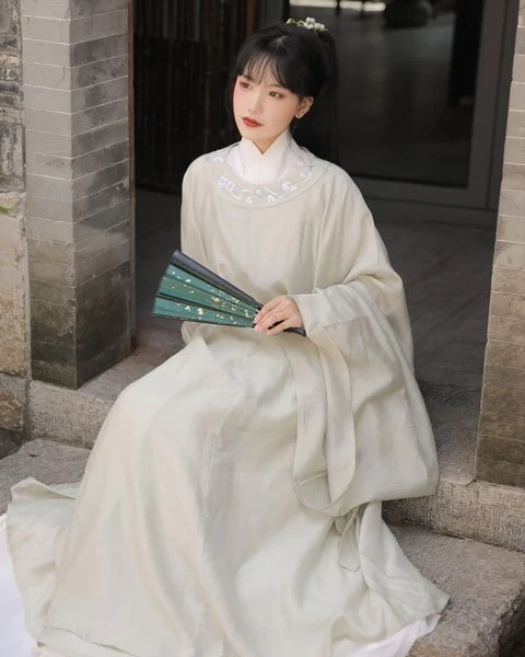 The Most Complete Guide to Washing Hanfu in Summer