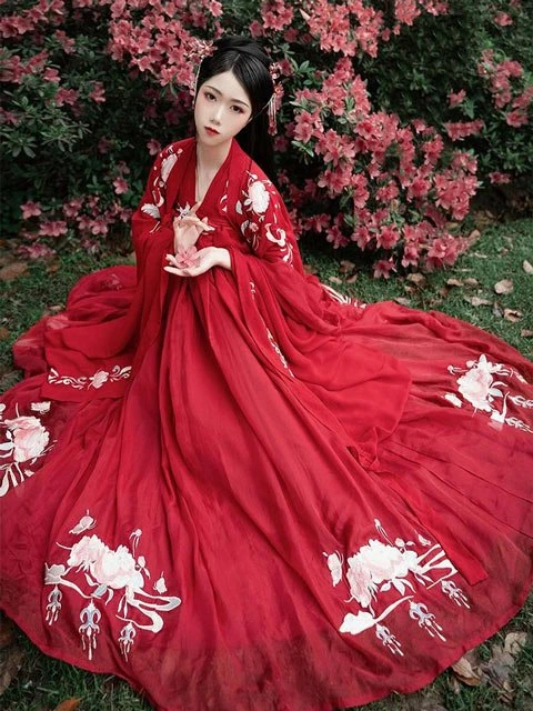 12 Most Gorgeous Traditional Chinese Wedding Dresses