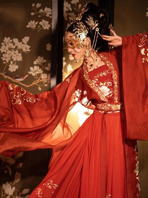 12 Most Gorgeous Traditional Chinese Wedding Dresses