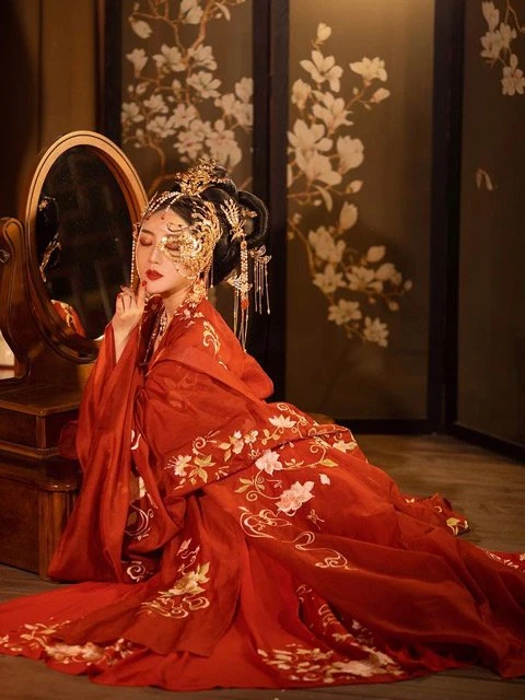 12 Most Gorgeous Traditional Chinese Wedding Dresses