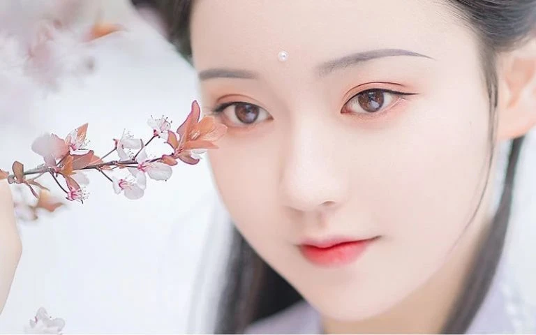 2020 Beautiful Hanfu Photography | Looking Forward to the Flowering Season