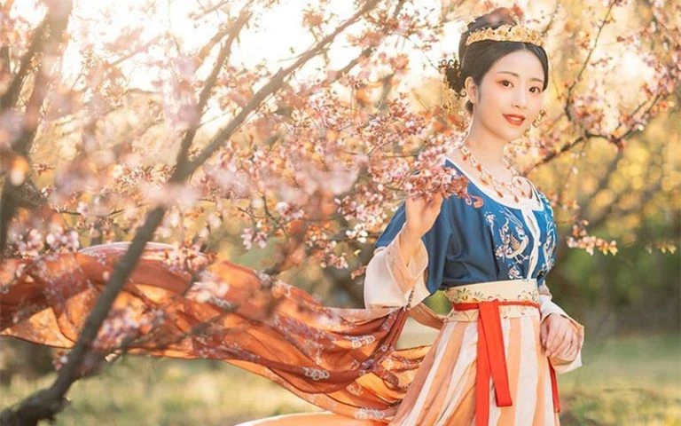 Hanfu Guide | About the Handling of New Chinese Costumes