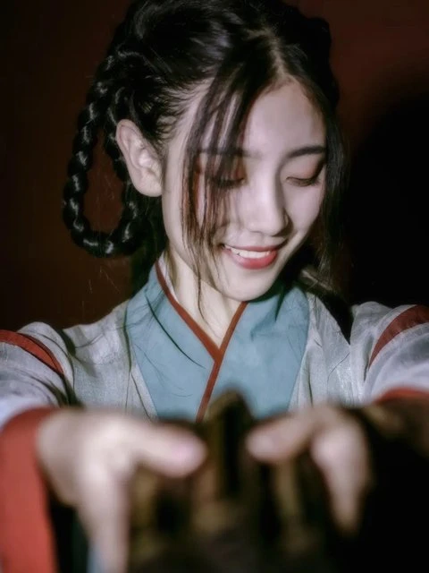 Hanfu Guide | About the Handling of New Chinese Costumes