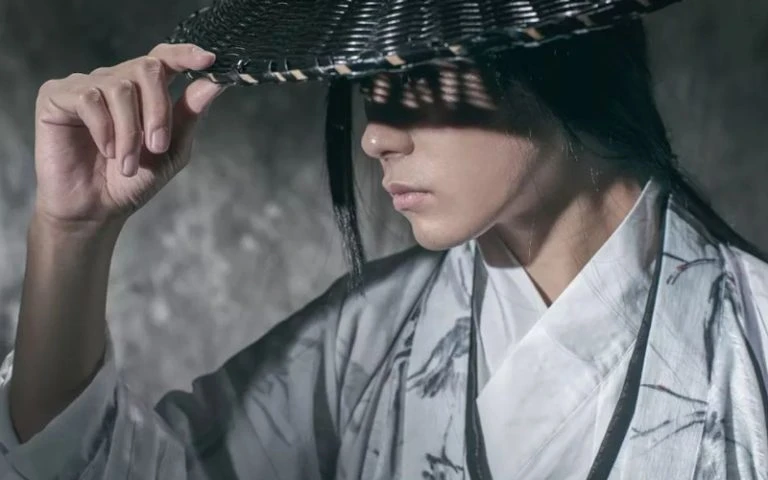 How to Choose the Best Chinese Traditional Dress for Man