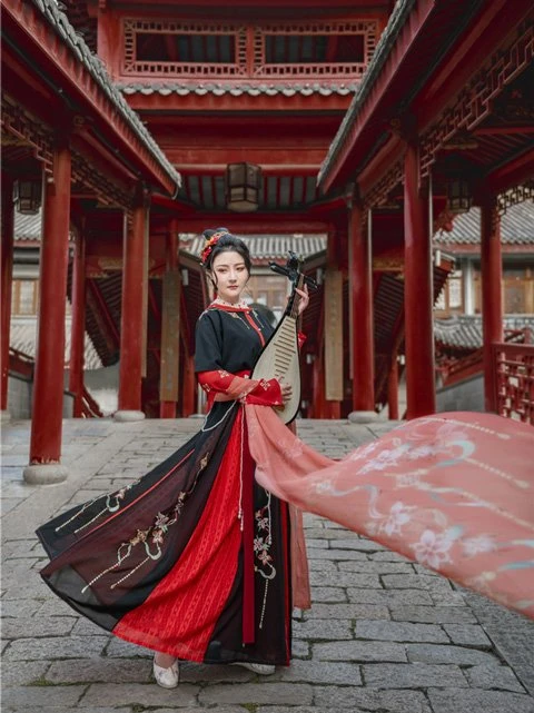 The Classic Color Scheme in Chinese Costume - Red & Black