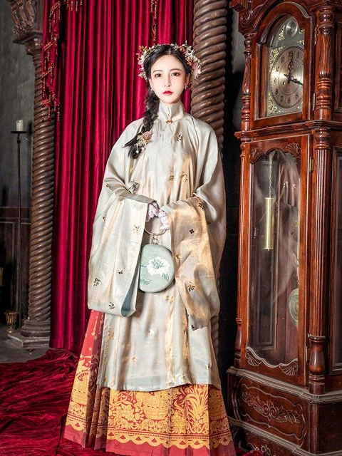 East Meets West - Hanfu Mix-Match Dressing Tips