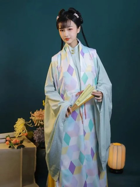 Four Sets of Hanfu Suits for Autumn - Elegant & Gorgeous