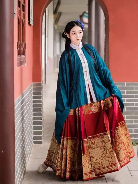 Four Sets of Hanfu Suits for Autumn - Elegant & Gorgeous
