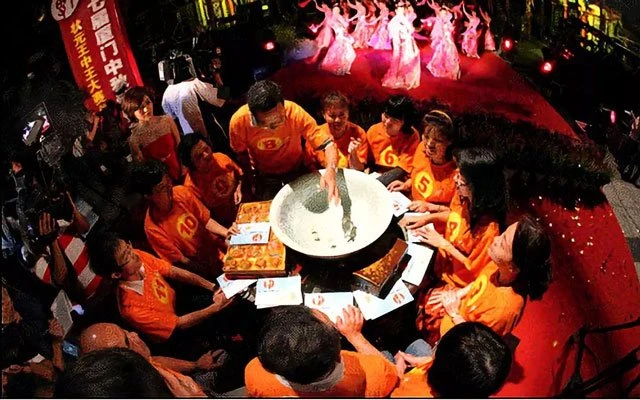 How to Celebrate the Mid-Autumn Festival?