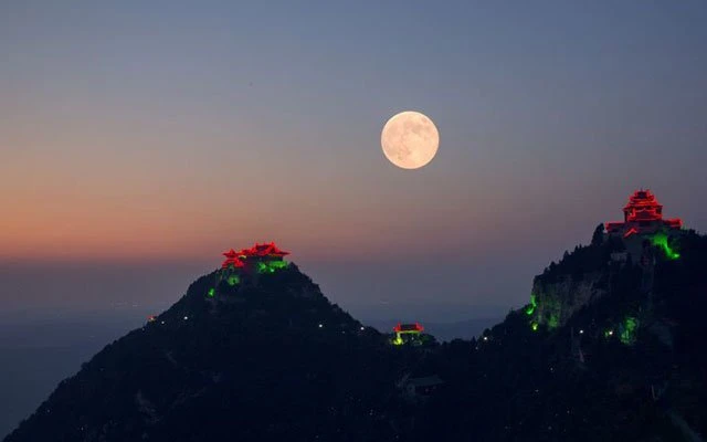 How to Celebrate the Mid-Autumn Festival?