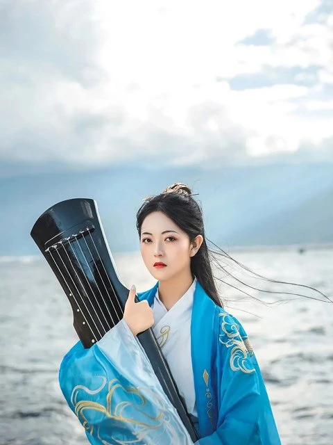 How Beautiful is Blue Hanfu in Traditional Chinese Hanfu
