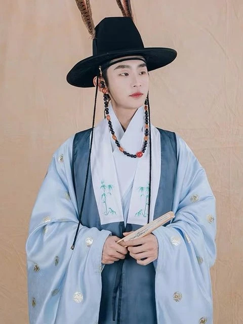 How Beautiful is Blue Hanfu in Traditional Chinese Hanfu