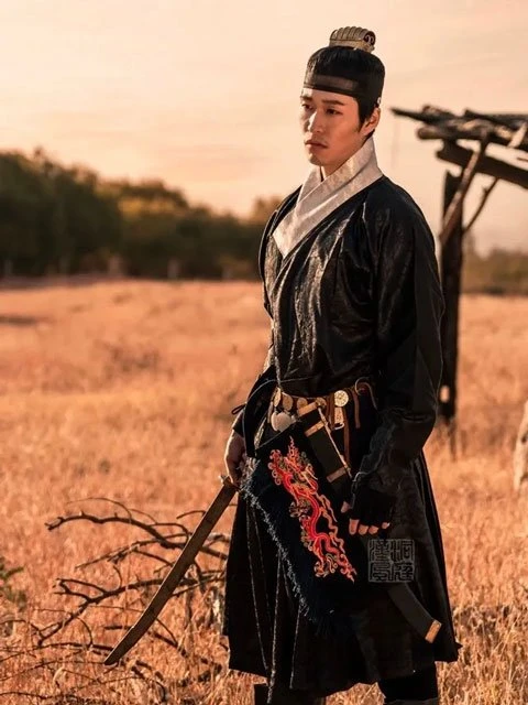 Ancient Chinese Robes for Men: Tieli & Yisan