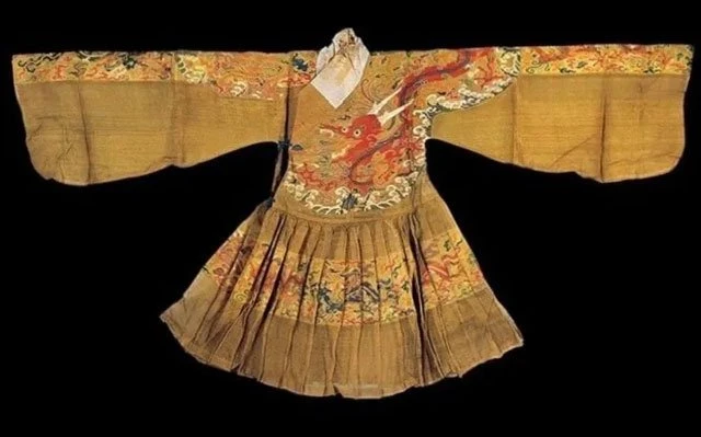 Ancient Chinese Robes for Men: Tieli & Yisan