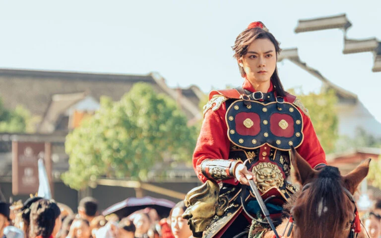 From Hanfu Photographer to Hanfu KOL: What Make Him Better?